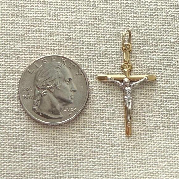 14K Solid Gold Cross Pendant – Yellow Gold - Picture 2 of 5